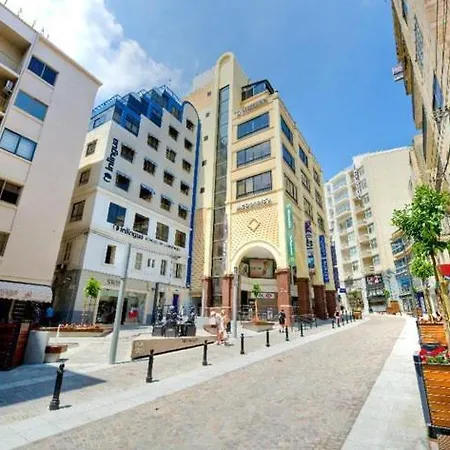 아파트 Luxury With Valletta And Harbour Views