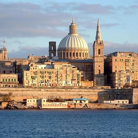 Luxury With Valletta And Harbour Views Слима