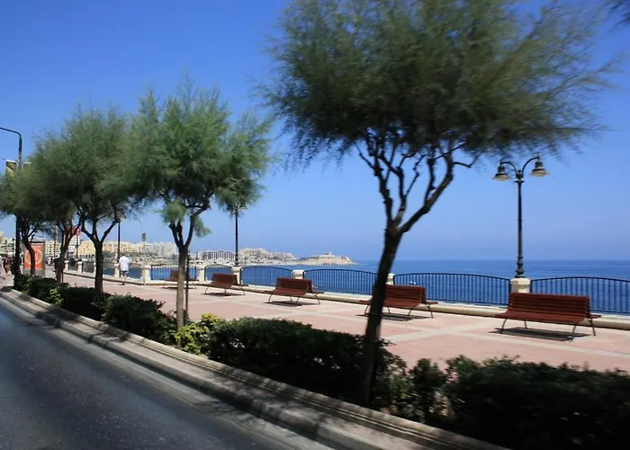 Luxury With Valletta And Harbour Views Appartamento Sliema