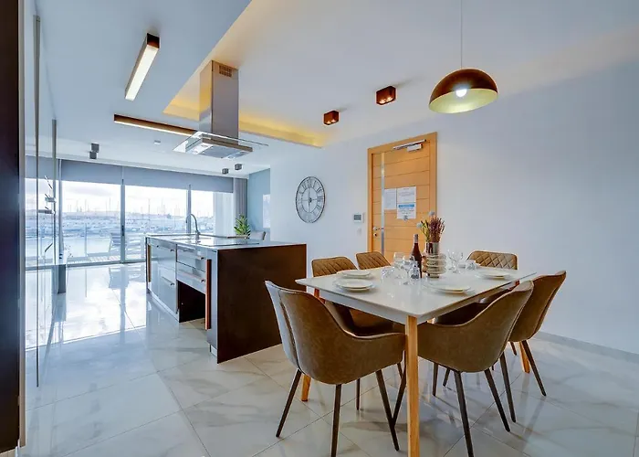 Luxury With Valletta And Harbour Views *