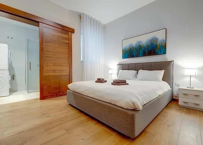 Luxury With Valletta And Harbour Views