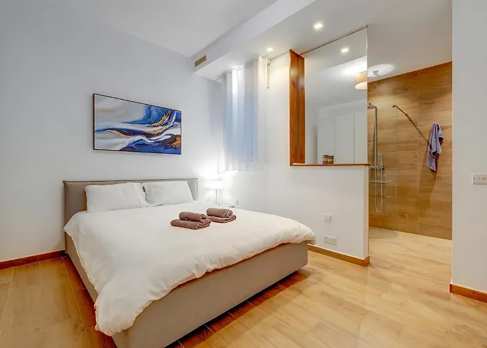 Luxury With Valletta And Harbour Views Appartamento Sliema